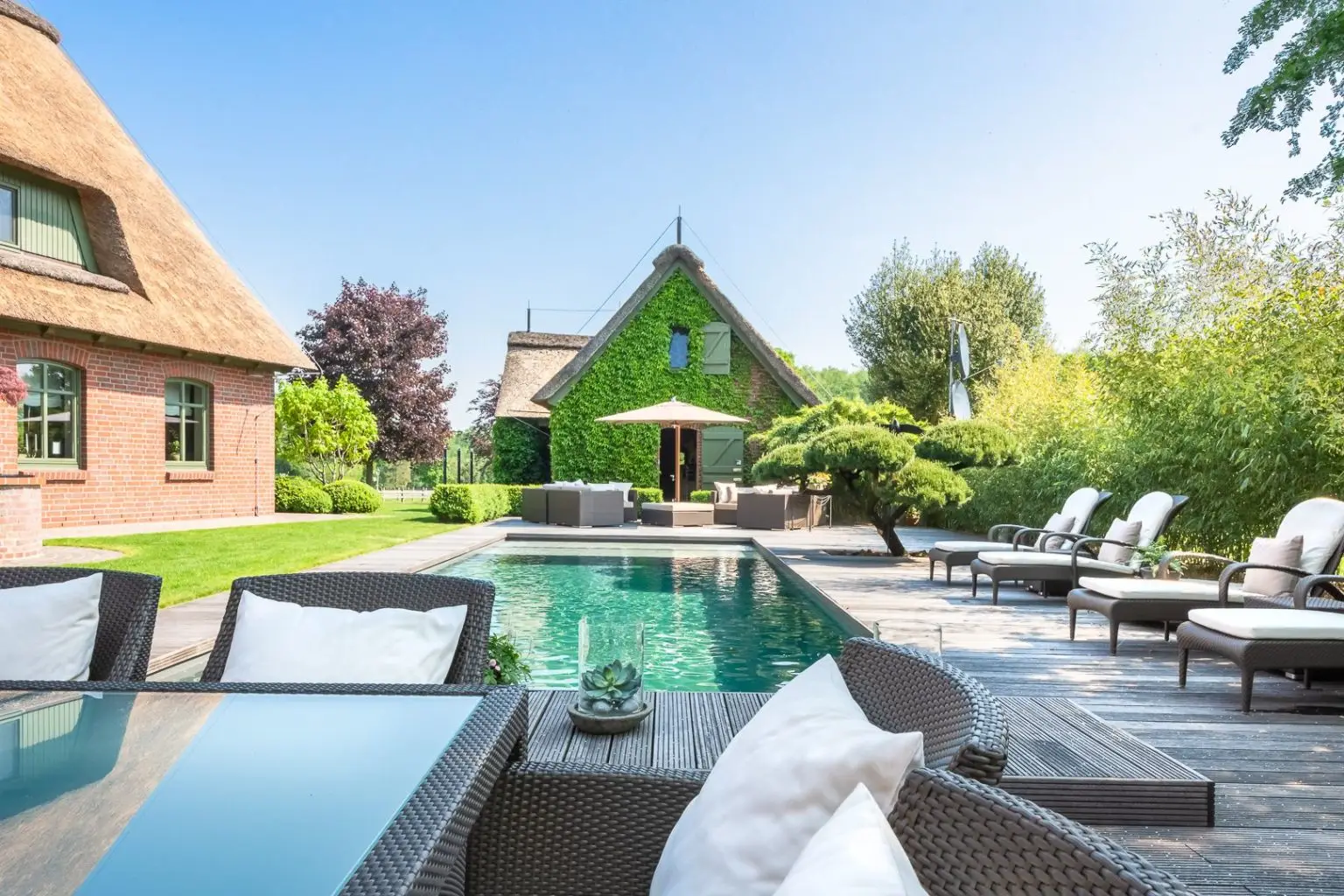 Foto eines Außenpools