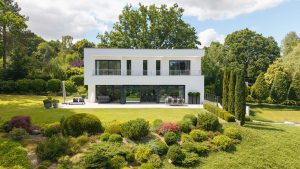 Waldesruh: Modernes Einfamilienhaus auf Traumgrundstück