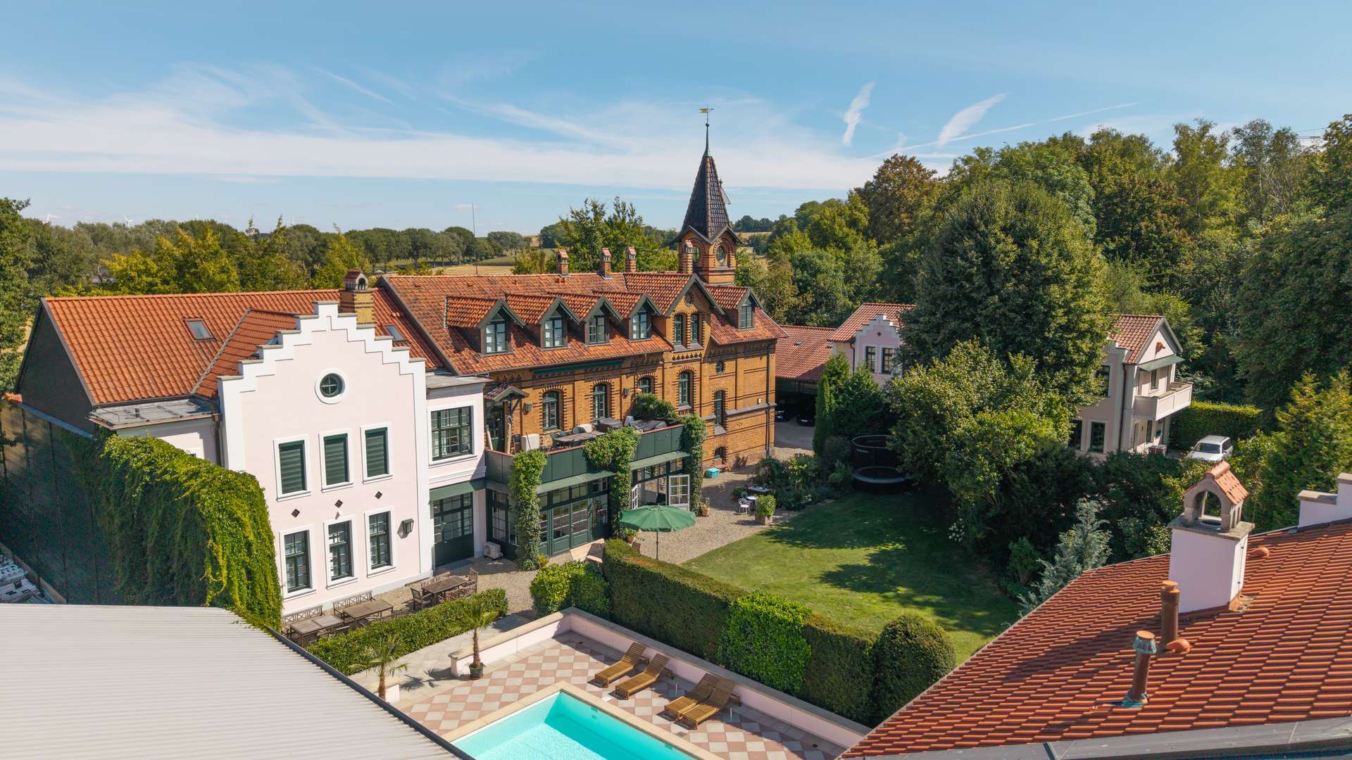 Außenansicht Gebäude 1