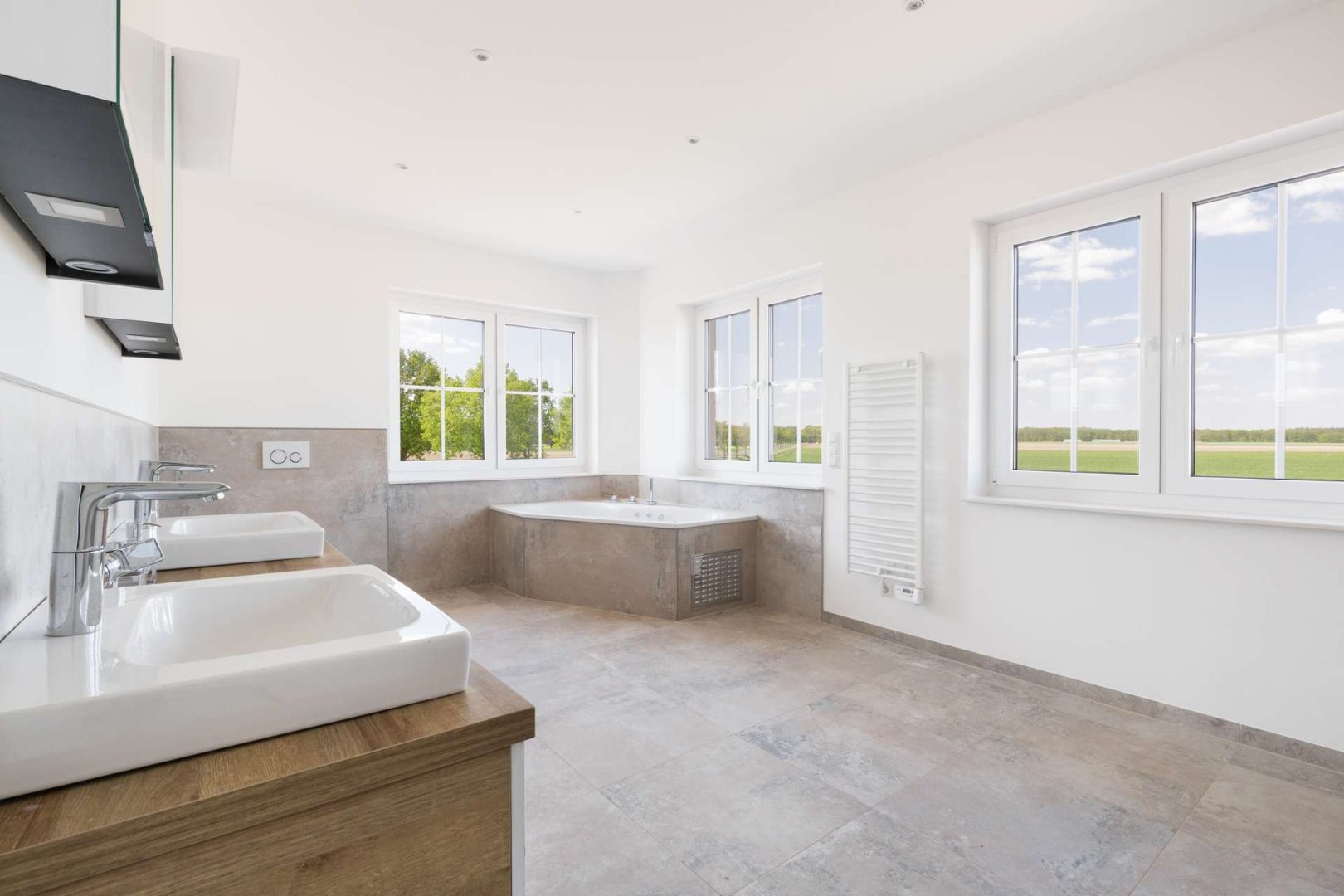 Tageslicht-Vollbadezimmer