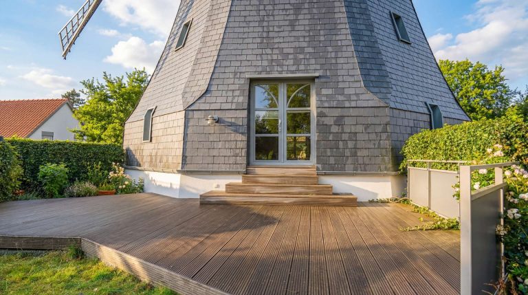 Terrasse mit Blick auf den Kanal