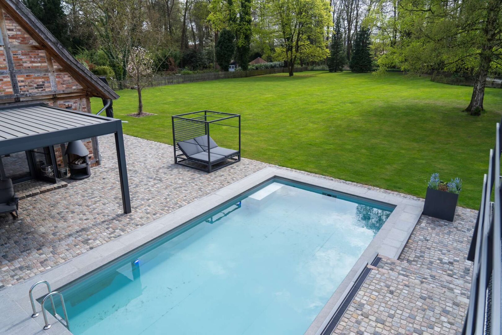 Der Pool