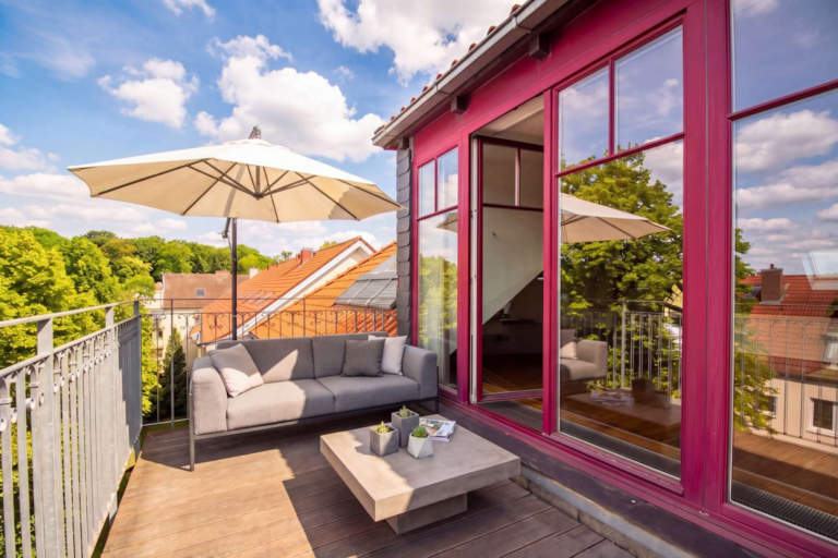 Balkon (virtuell möbliert)
