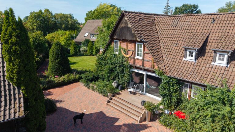 Haus A - Denkmalgeschütztes Fachwerkhaus mit rund 700 m² Wohnfläche